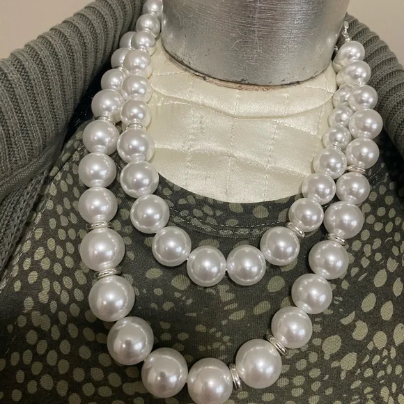 XL double strand white pearl statement necklace - Picture 2 of 5